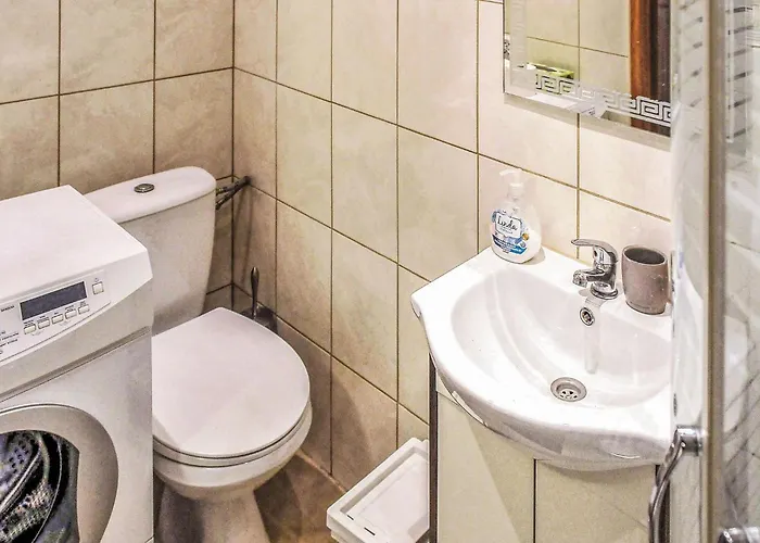 2 Bedroom Lovely In Nyaraló Gdynia